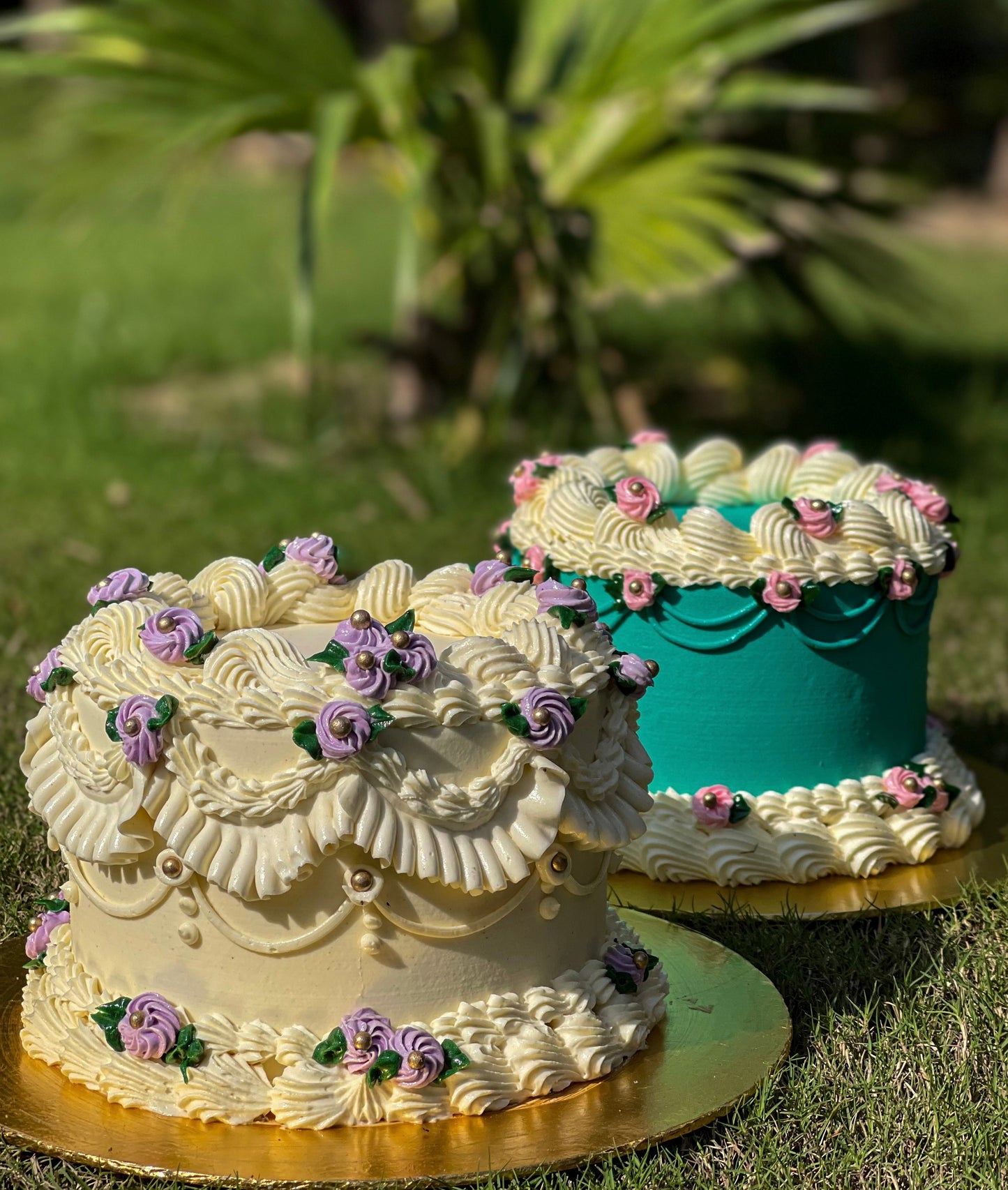 Vintage Cakes (4lb)